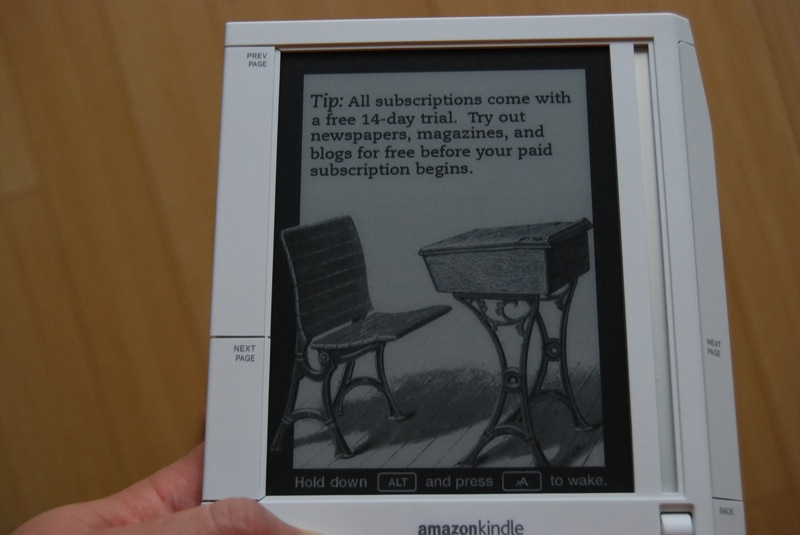 Illustration for article titled Amazon Kindle Real-Life Review (Verdict: Lightweight, Long Lasting and Easy to Grip... In Bed)